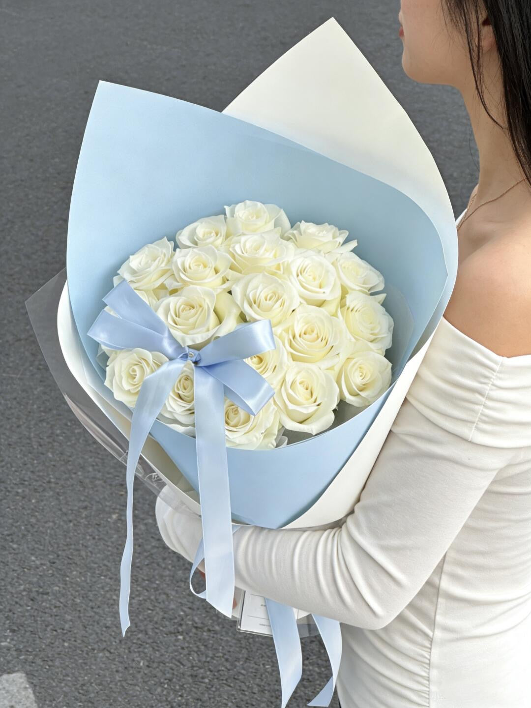 Sky Serenity|Rose Bouquet